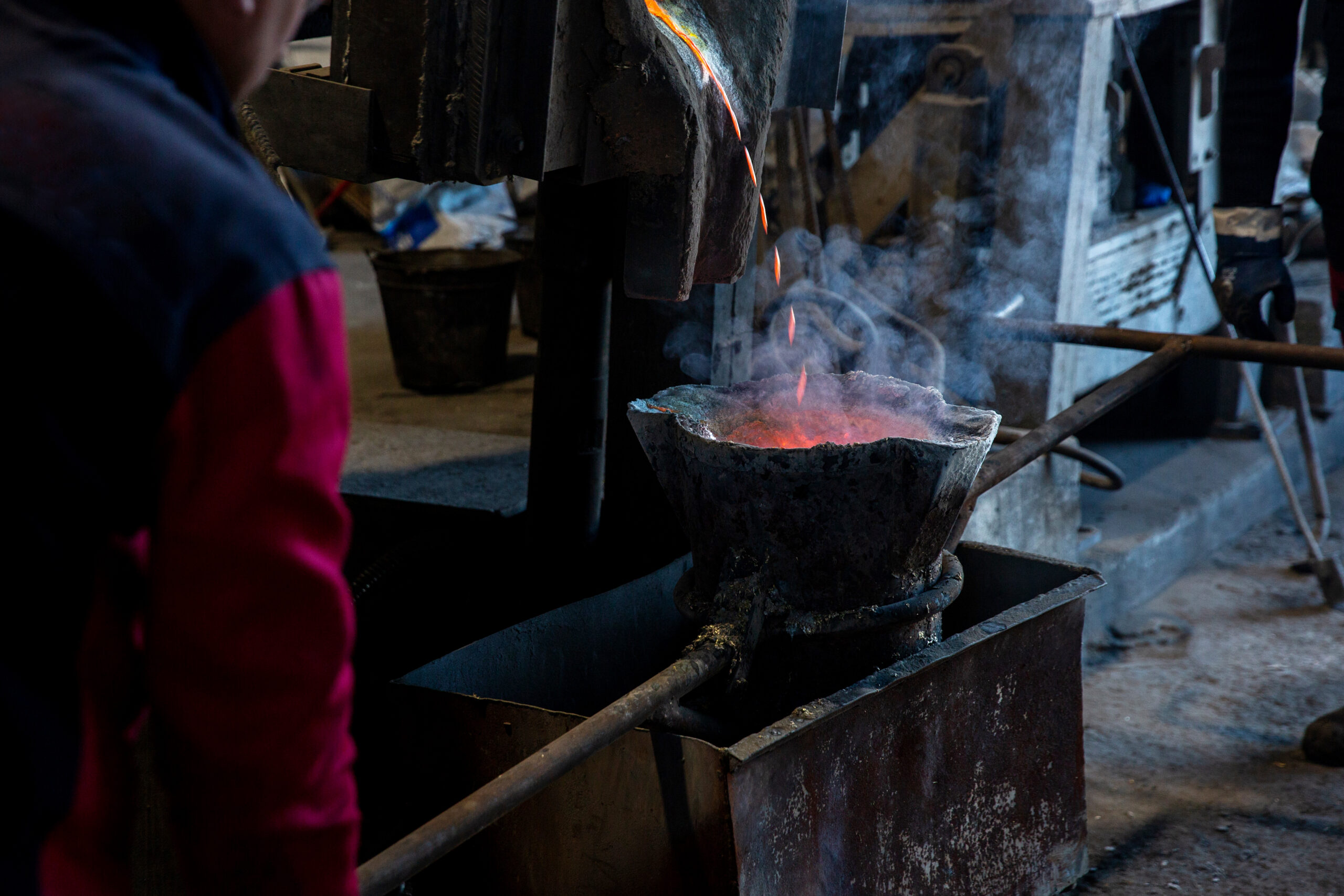 working process with melted iron